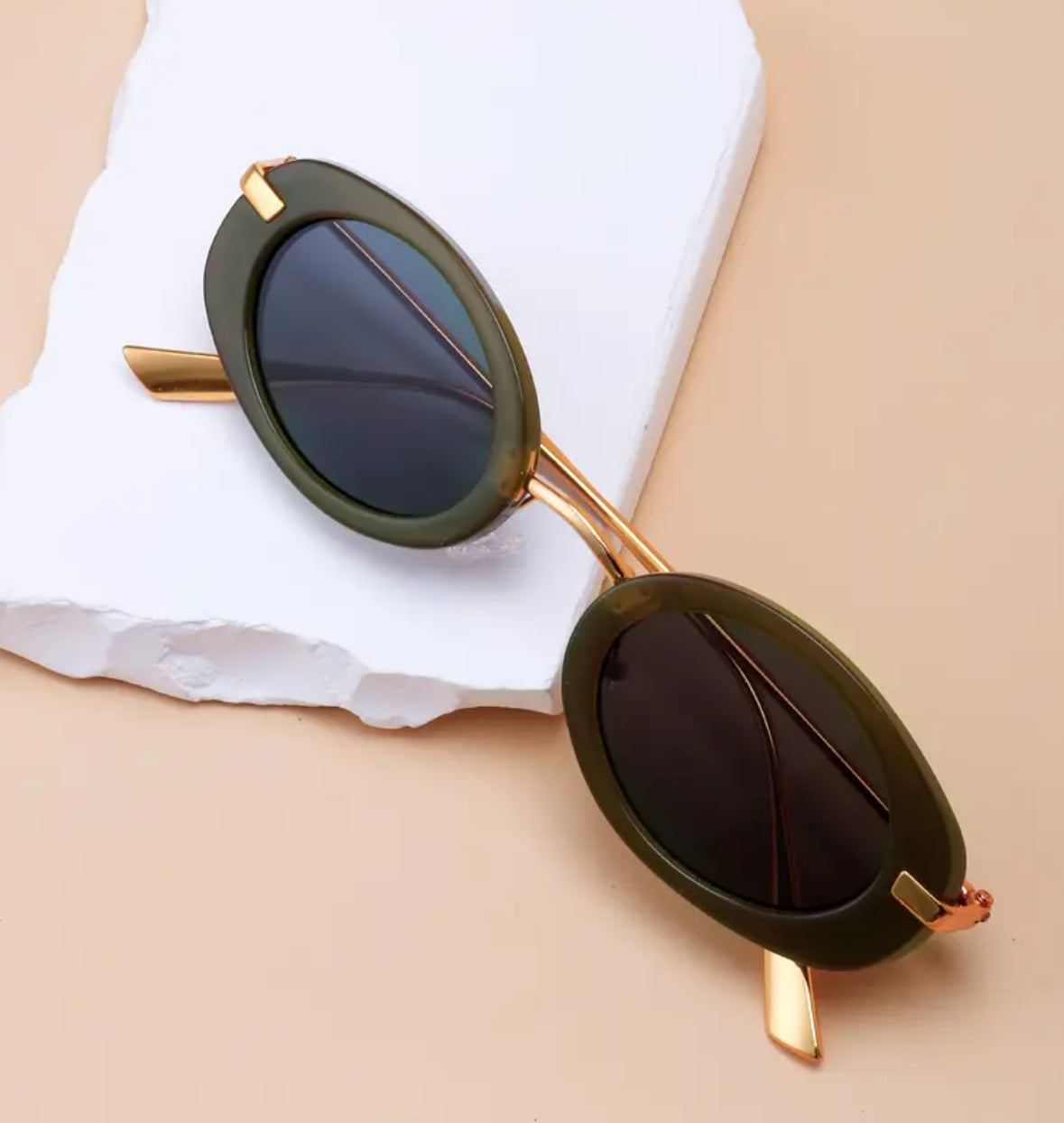 Chic Oval Sunglasses with Metal Frame | VENOM