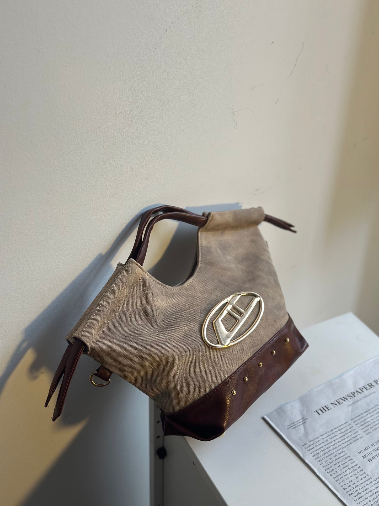 Retro Chic Tote Bag with Detachable Strap | DANAYA