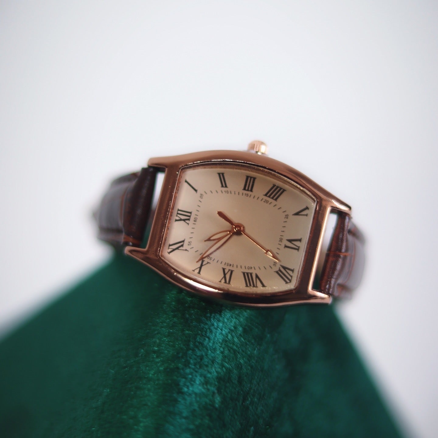 Vintage-Inspired Woman Watch | TOKIO