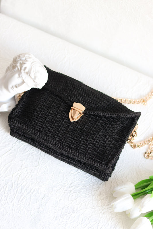 Luxurious Black Hand-Crocheted Bag with Elegant Gold Chain and Clasp, Perfect for Evening Wear and Special Occasions