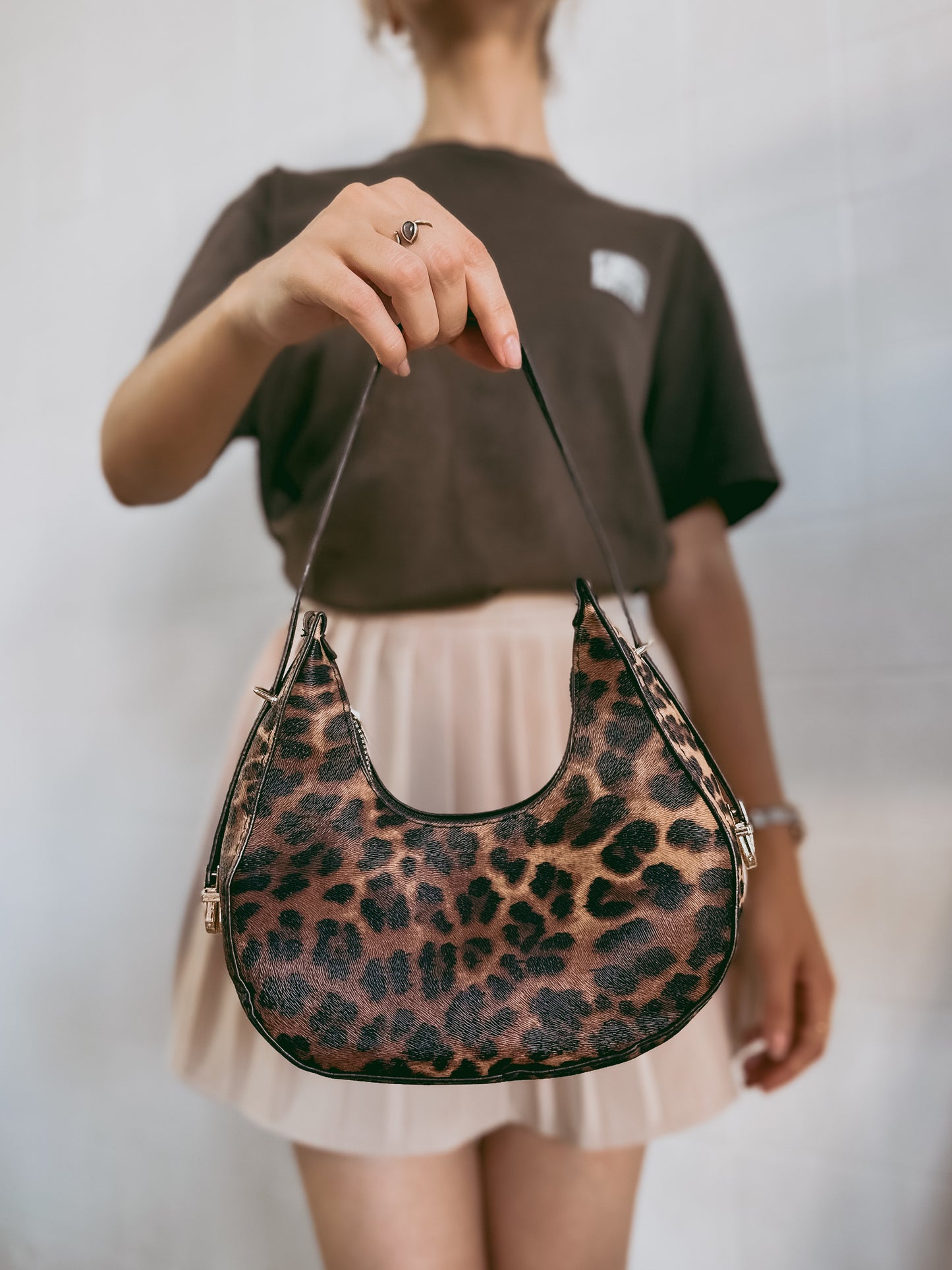 Leopard Print Crescent-Shaped One Shoulder Bag